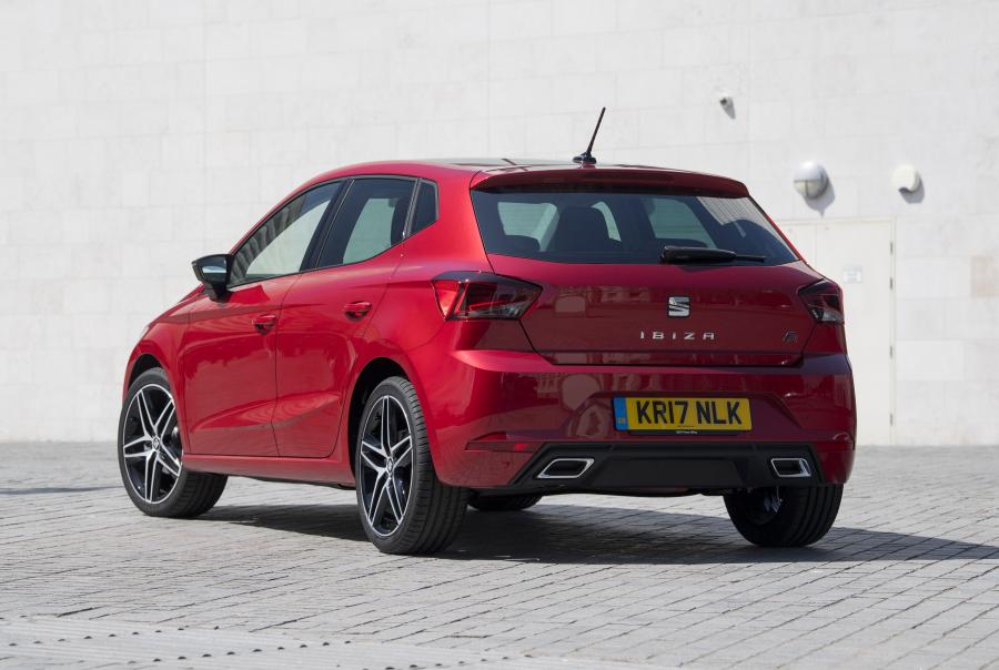  Seat Ibiza FR 2017 года  (UK) (фото 12 из 40)